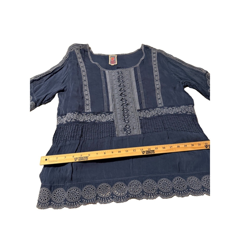 Johnny Was Manchenho Tunic Top XL Blue Embroidered Eyelet Cupro Rayon Boho - Picture 6 of 11
